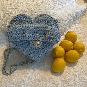 Ophelia Grey - Cuore Blue 💙
A handmade work of art
7 X 9 X 3 inches